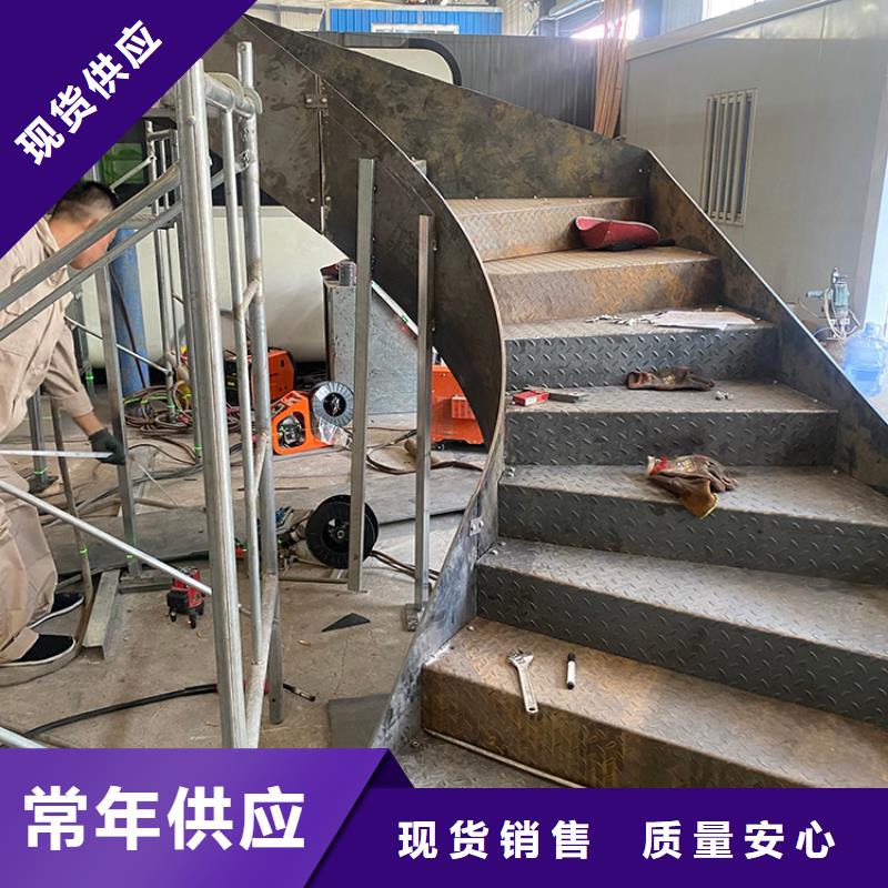 現(xiàn)代旋轉(zhuǎn)樓梯規(guī)格齊全