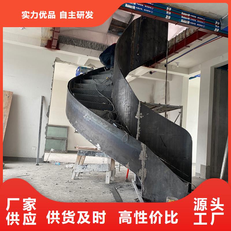 商場工裝弧形旋轉(zhuǎn)樓梯圖片