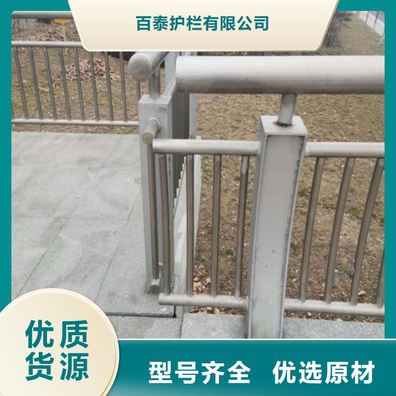燈光防撞護(hù)欄實(shí)體大廠