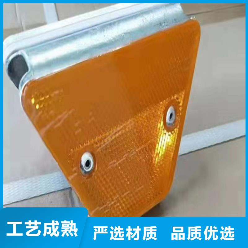 Gr-C-4E波形梁鋼護欄板實體廠家