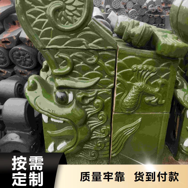 金黃色琉璃瓦 綠色瓦片施工隊伍