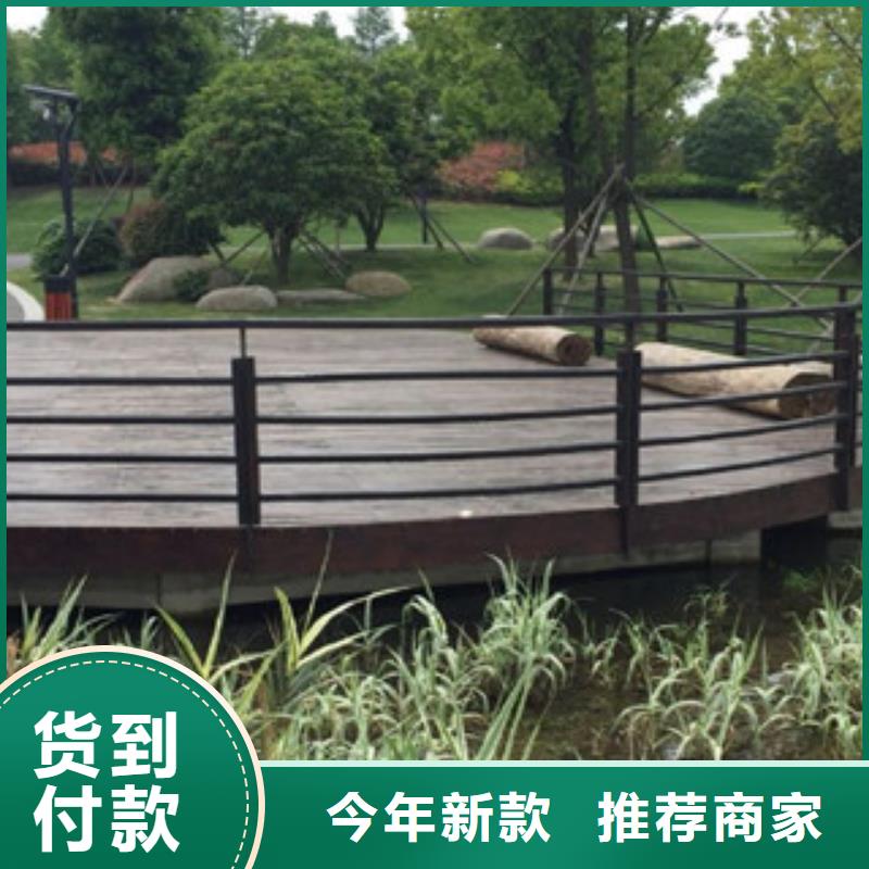 木紋轉(zhuǎn)印護欄_304不銹鋼復(fù)合管護欄價格產(chǎn)地工廠
