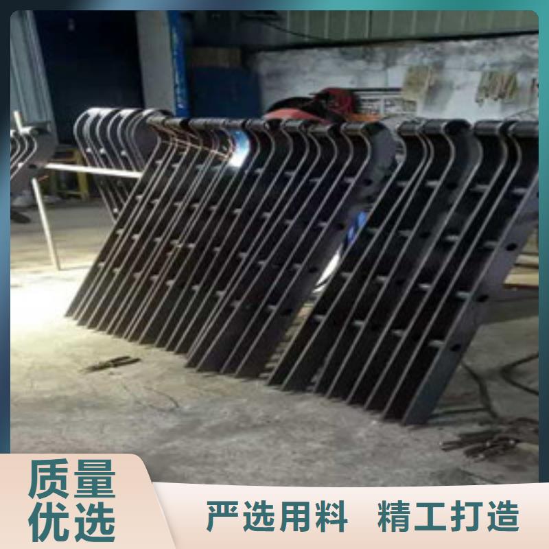 橋梁護(hù)欄立柱不銹鋼復(fù)合管護(hù)欄閃電發(fā)貨