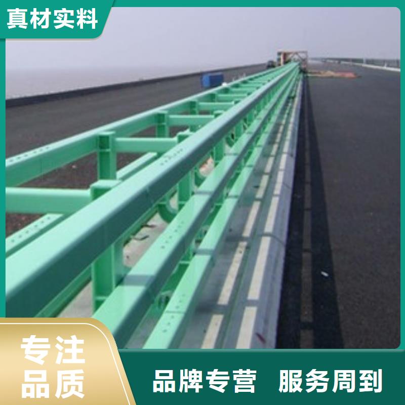 鋼板立柱護欄廠家防撞鋼護欄立柱報價
