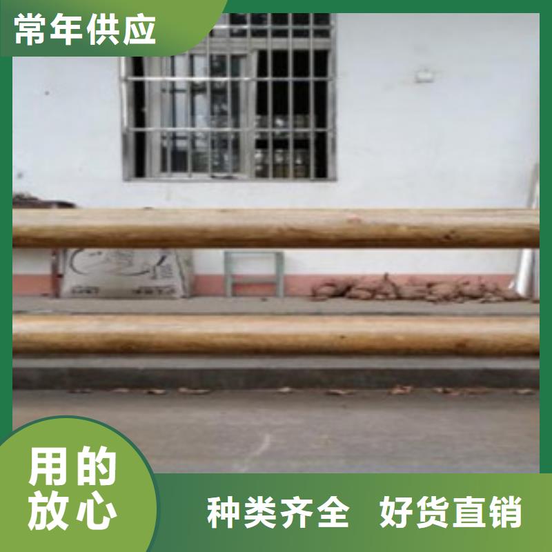 景區(qū)木頭護(hù)欄廠家鋼背木護(hù)欄老百姓商家