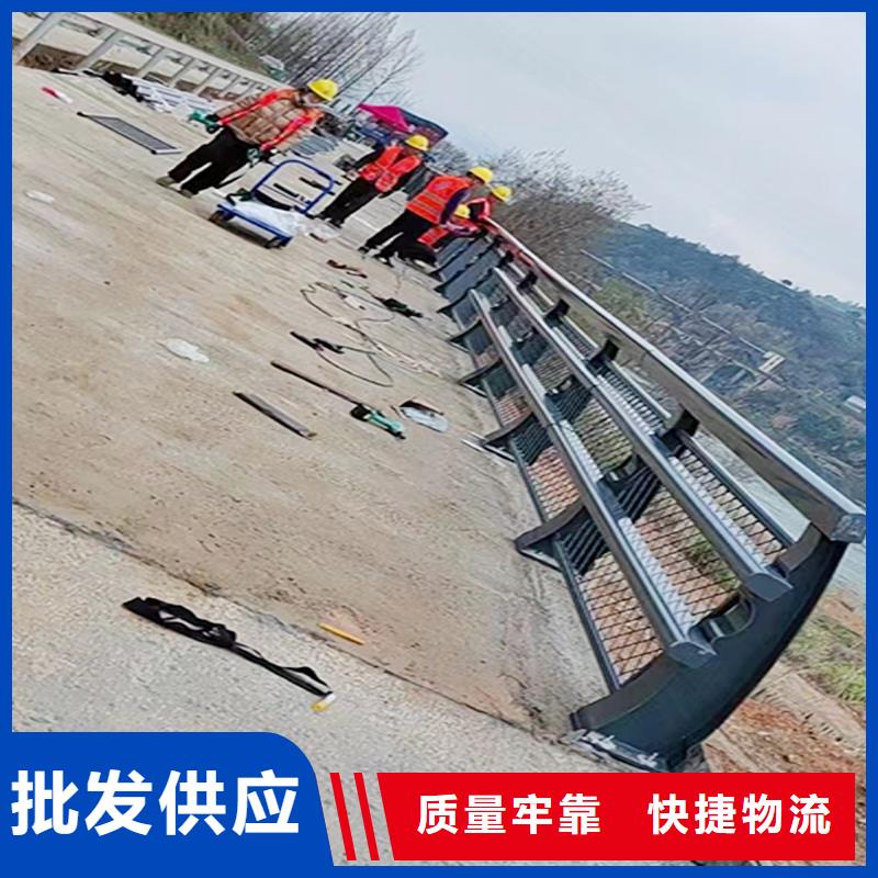 科陽鋁合金樓梯護欄現場安裝及時鋁合金防撞護欄