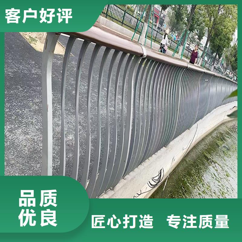 生產(chǎn)道路燈光護(hù)欄實(shí)體誠(chéng)信經(jīng)營(yíng)保質(zhì)保量不銹鋼燈光護(hù)欄